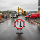 Gray Premium Give Way to Oncoming Traffic 750mm Circle Hangman Sign - Traffic Safety