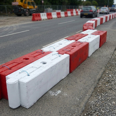 Self-Weighted Timber Log Traffic Barrier – 1000mm, 40kg, Pack of 24