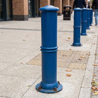 Steel bollard with anti-corrosion finish for pedestrian area protection