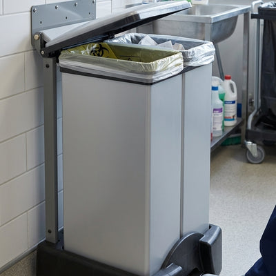 65 litre plastic fire-retardant twin-body sackholder with pedal