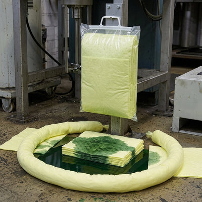 10 Litre Chemical Spill Kit with Absorbent Pads and Sock